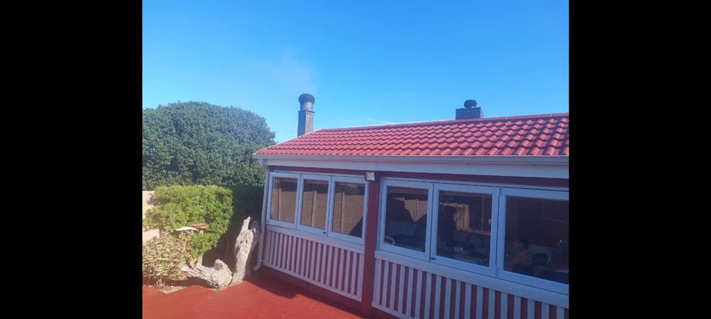 2 Bed House in Stilbaai photo number 13
