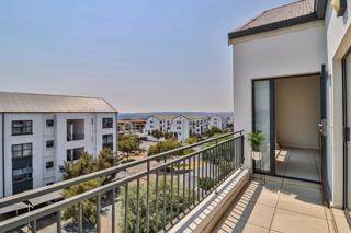 2 Bed Apartment in Greenstone Hill photo number 9