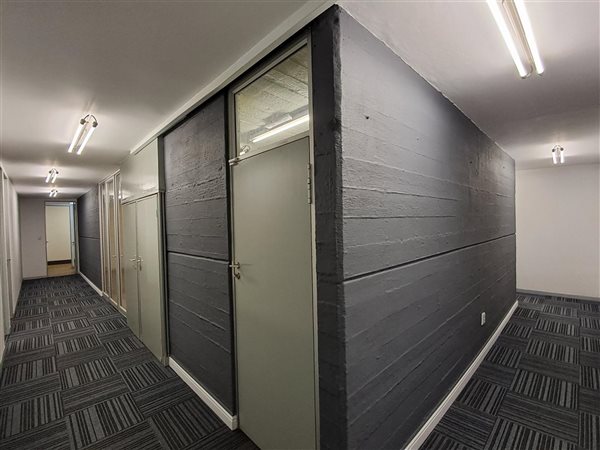 350  m² Office Space