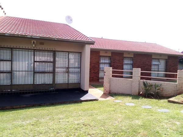 4 Bedroom House 4 Bedroom House