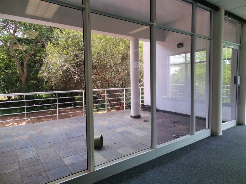 728  m² Commercial space in La Lucia photo number 13