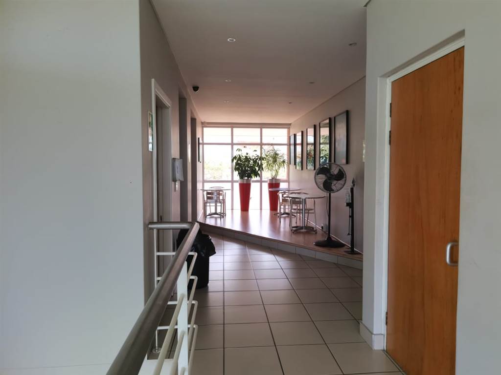 728  m² Commercial space in La Lucia photo number 19