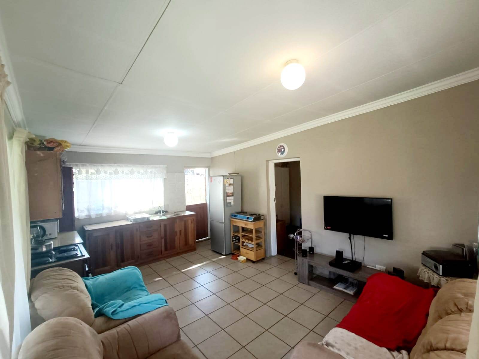 3 Bed House in Booysens photo number 6
