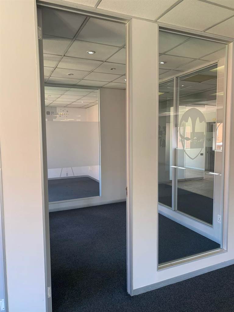 342  m² Commercial space in Rivonia photo number 8
