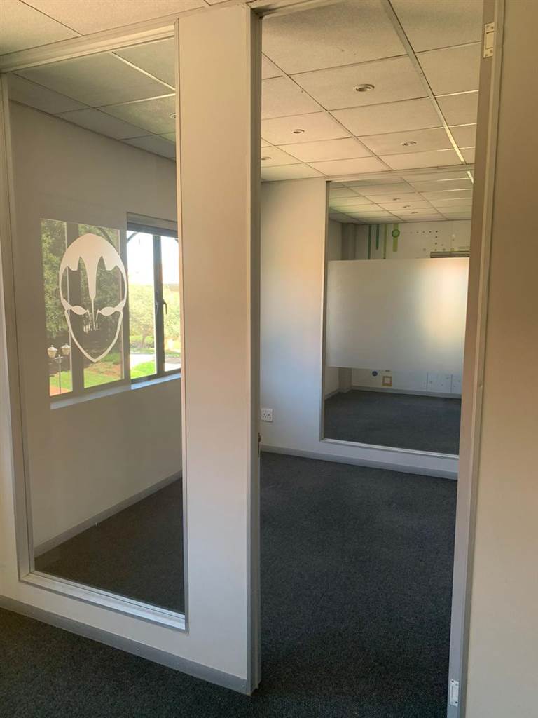 342  m² Commercial space in Rivonia photo number 10