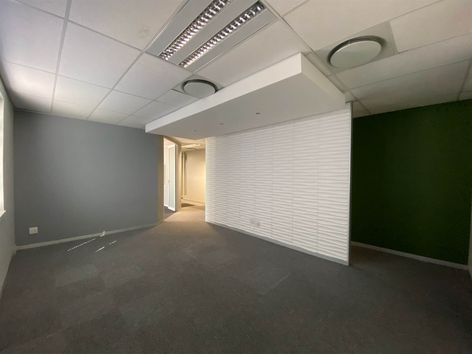 350  m² Office Space in Menlyn photo number 4