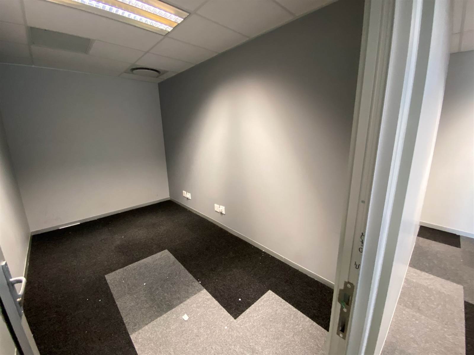 350  m² Office Space in Menlyn photo number 10