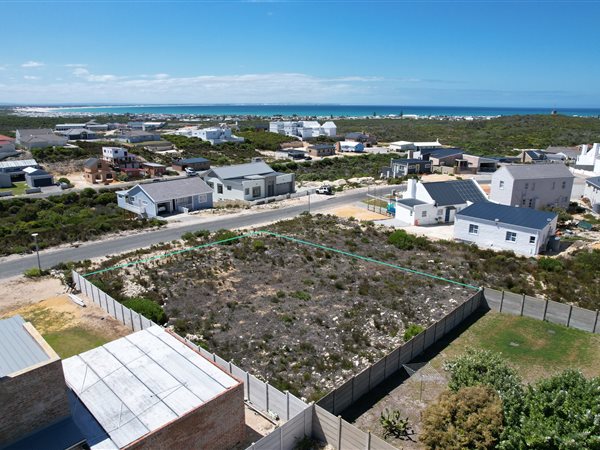 600 m² Land available in Struisbaai