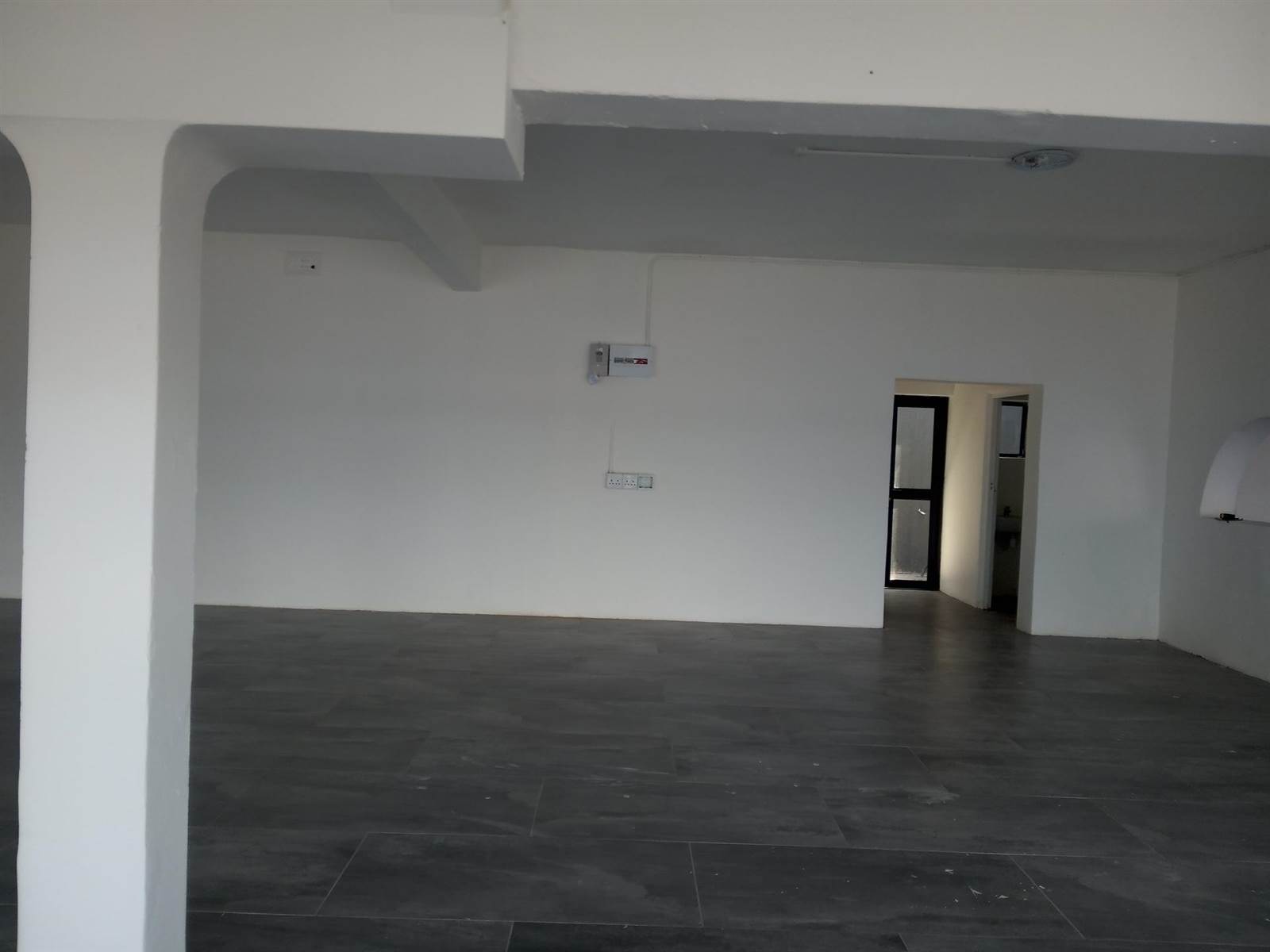 90  m² Retail Space in Lansdowne photo number 17