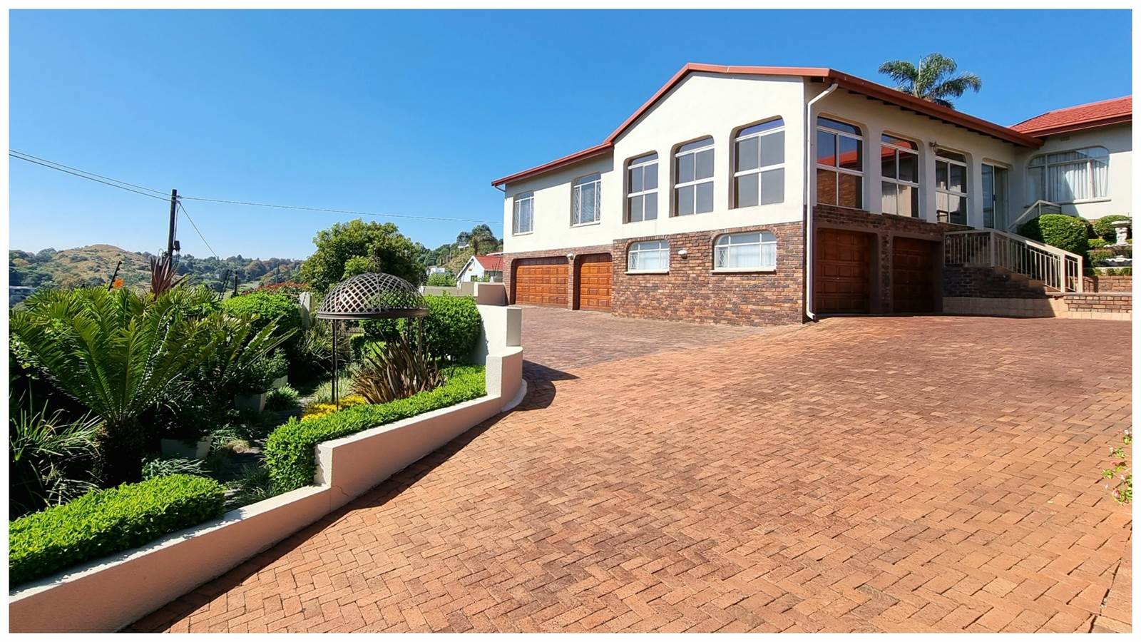 6 Bed House in Kloofendal photo number 4