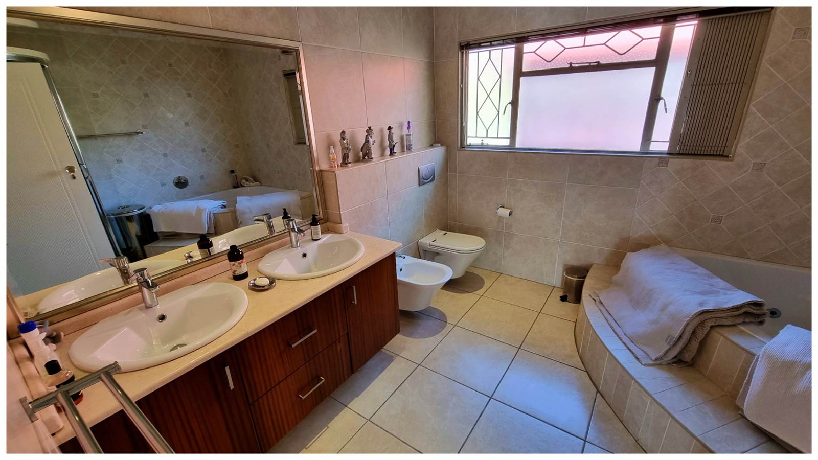 6 Bed House in Kloofendal photo number 17