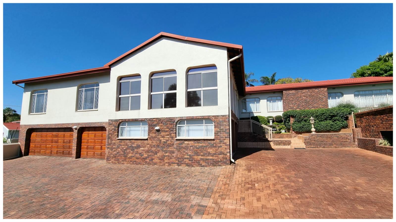 6 Bed House in Kloofendal photo number 5