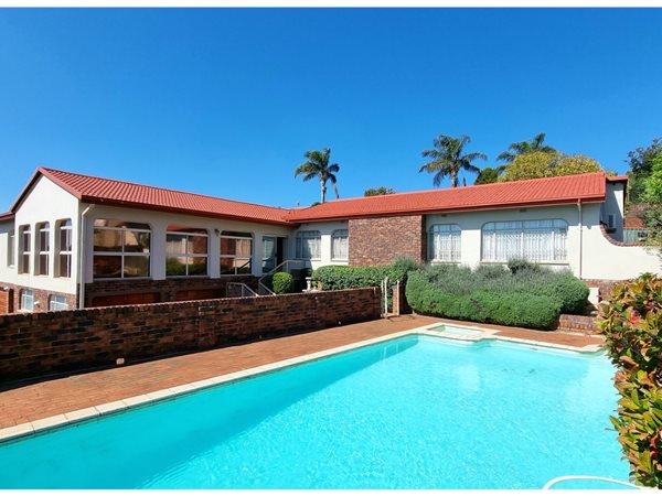 6 Bed House in Kloofendal