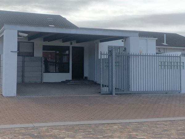 1 Bed Flat in Duynefontein
