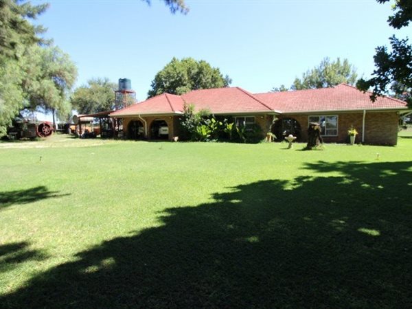 8.7 ha Farm in Potchefstroom Central