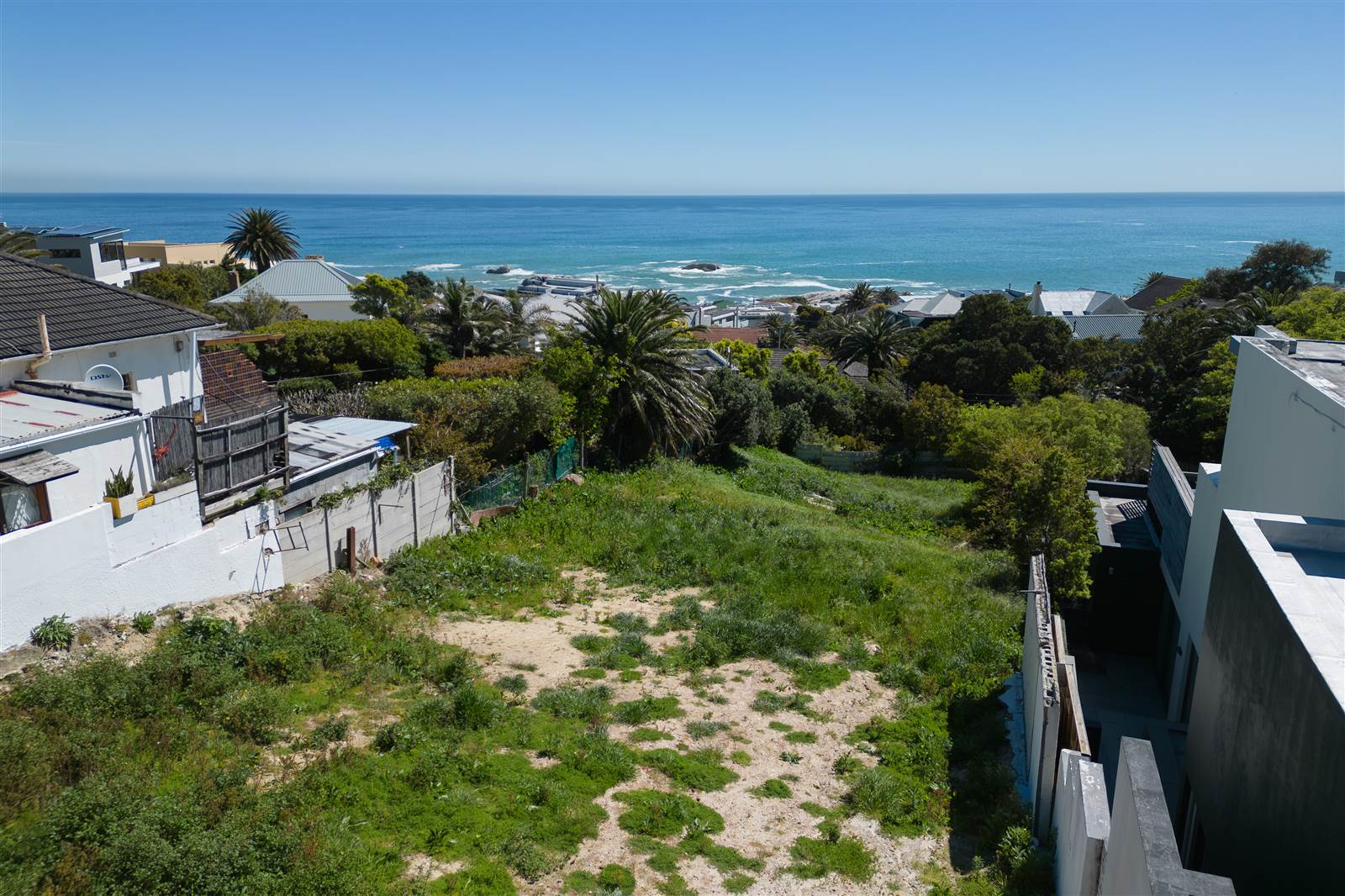 837 m² Land available in Camps Bay photo number 1