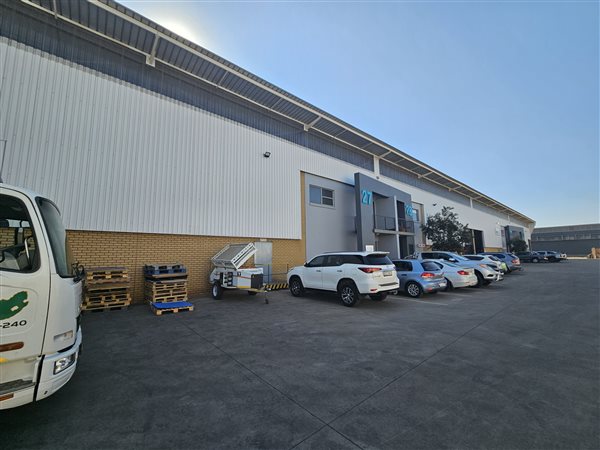 595  m² Industrial space