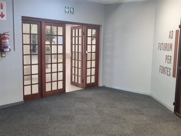 131  m² Commercial space in Waverley