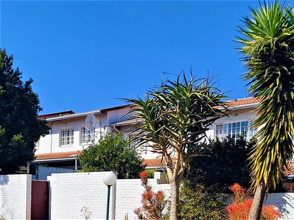 3 Bed Townhouse in Craighall Park