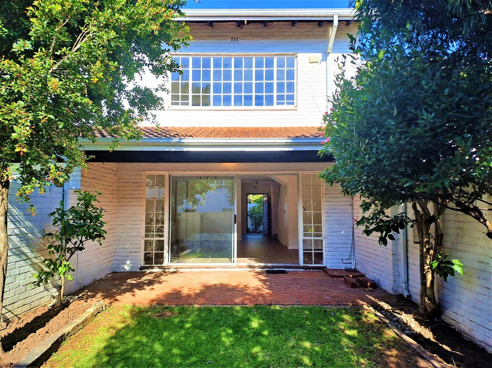 3 Bed Townhouse in Craighall Park photo number 2