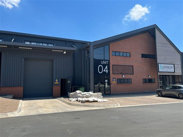 361  m² Commercial space in Fourways