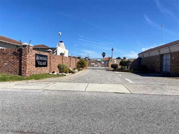 3 Bedroom Townhouse 3 Bedroom Townhouse