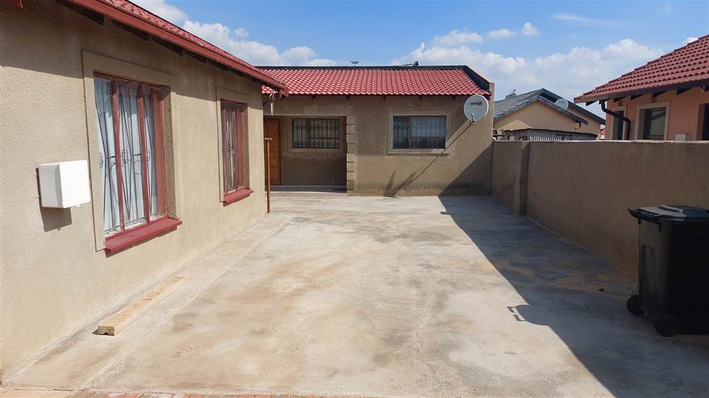 2 Bed House to rent in Katlehong | RR4081919 | Private Property