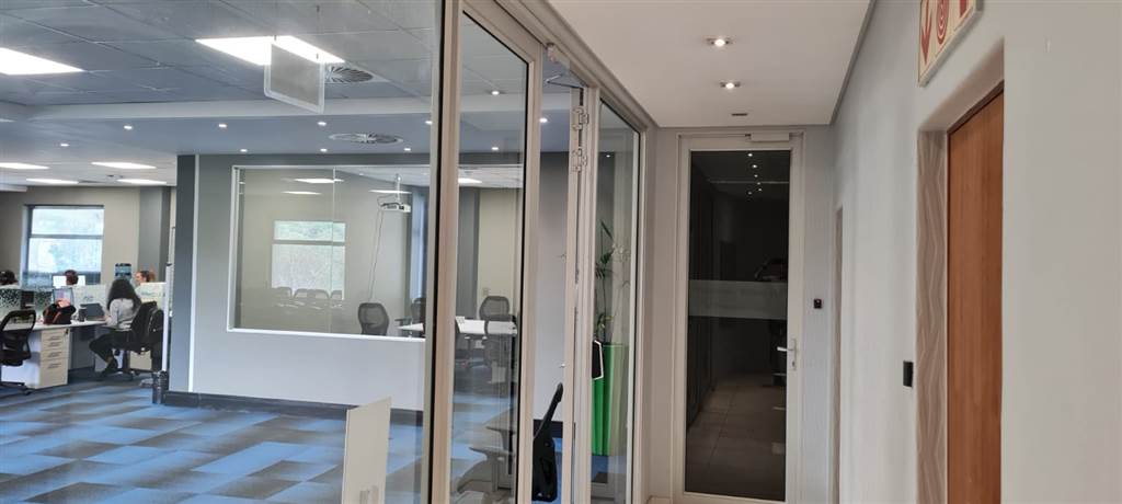252  m² Office Space in Melrose Arch photo number 3