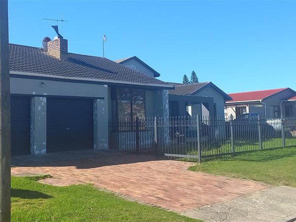4 Bed House in Pacaltsdorp