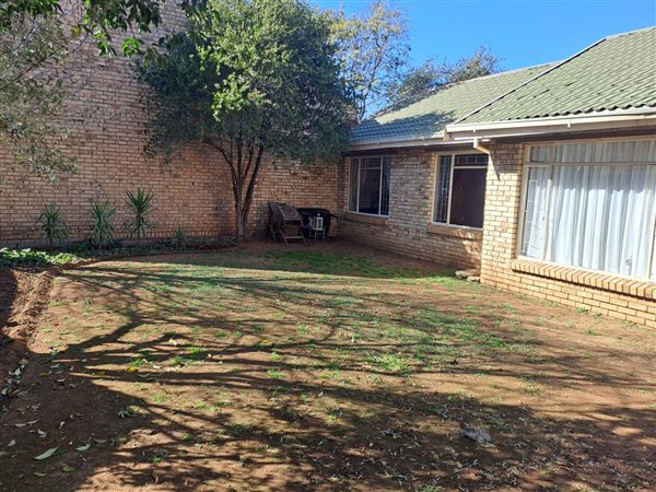 3 Bedroom Townhouse 3 Bedroom Townhouse