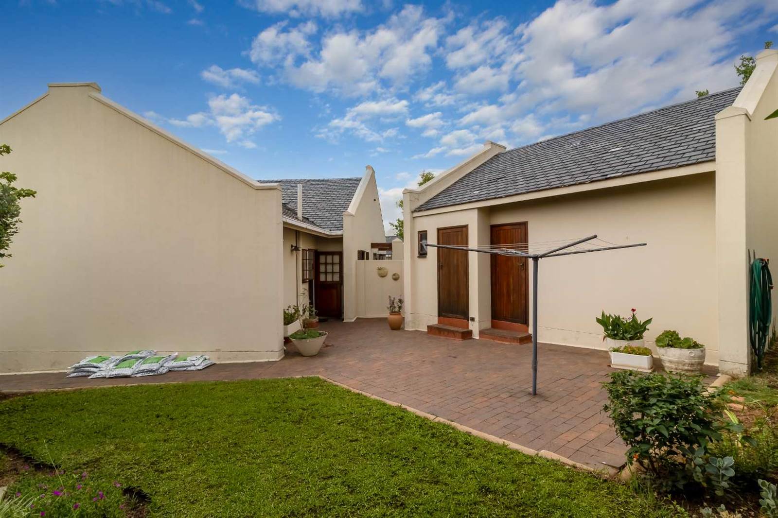 3 Bed House in Lonehill photo number 26