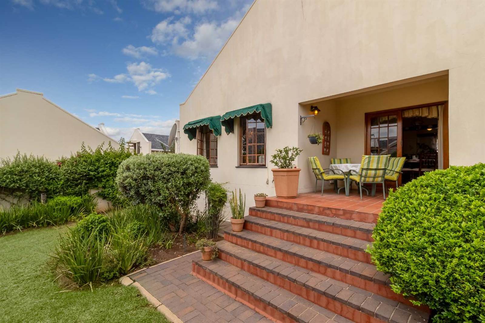 3 Bed House in Lonehill photo number 10