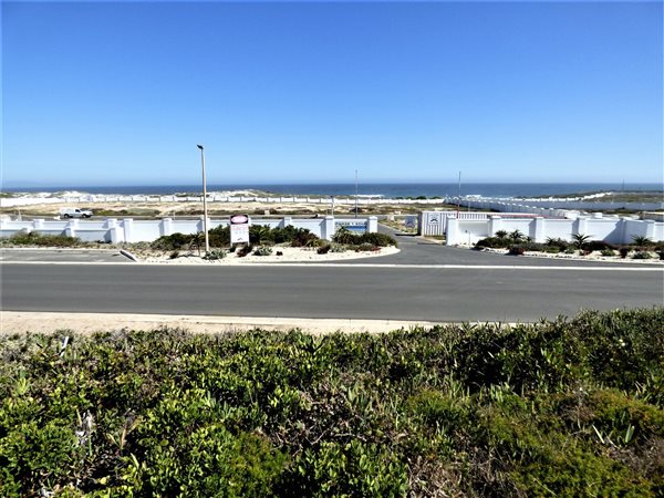 1067 m² Land available in Yzerfontein