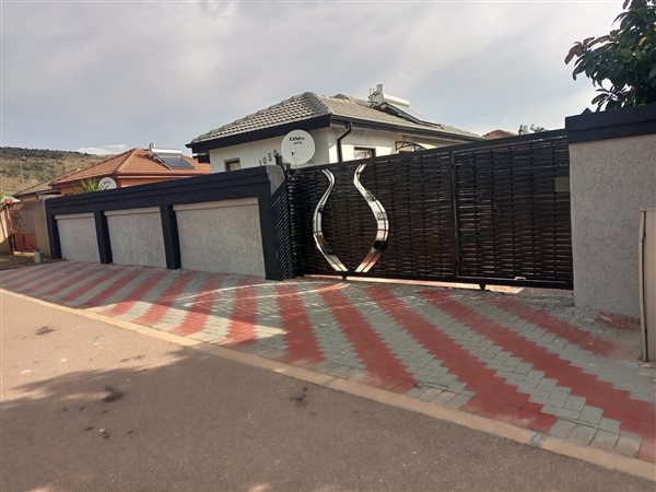 3 Bedroom House 3 Bedroom House