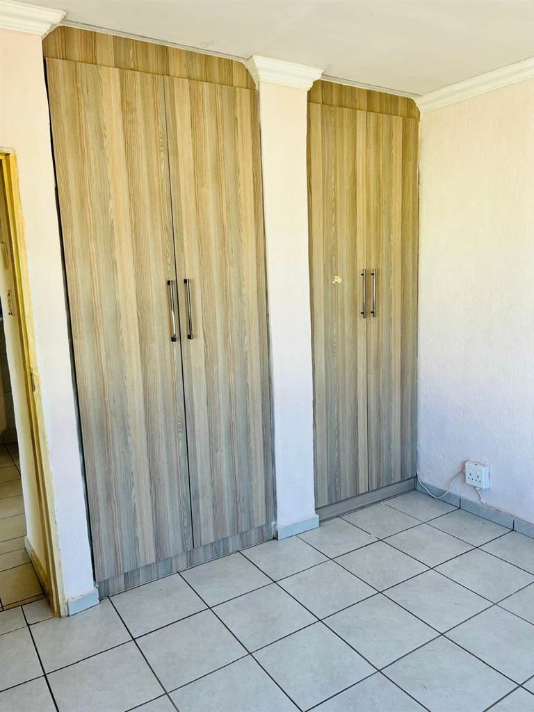 2 Bed House in Seshego photo number 5