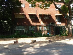 2 Bed Townhouse in Muckleneuk