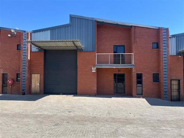 595  m² Industrial space