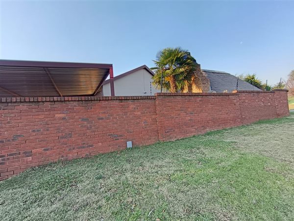 5 Bedroom House 5 Bedroom House