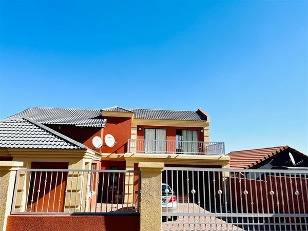 5 Bed House in Ormonde