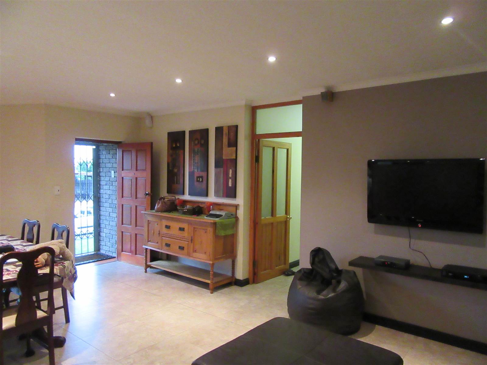 3 Bed House in Protea Heights photo number 4