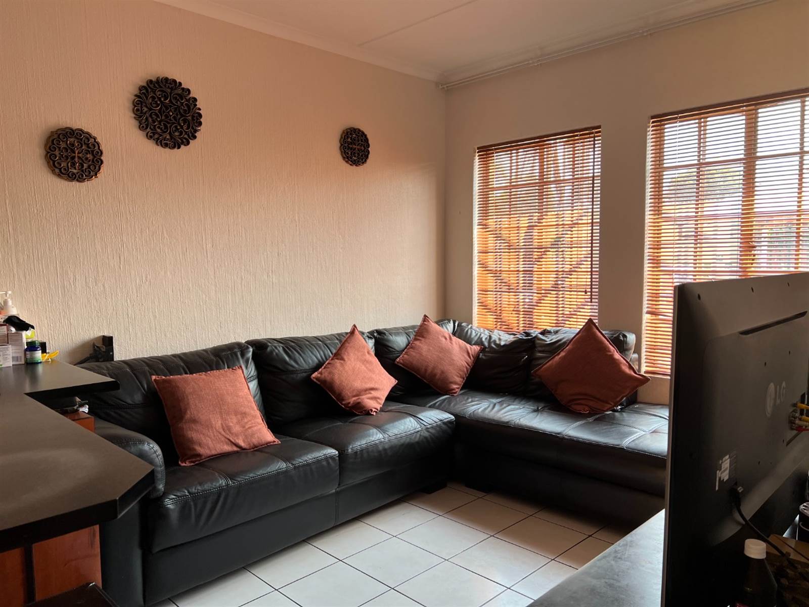 2 Bed Townhouse in Bezuidenhout Valley photo number 6