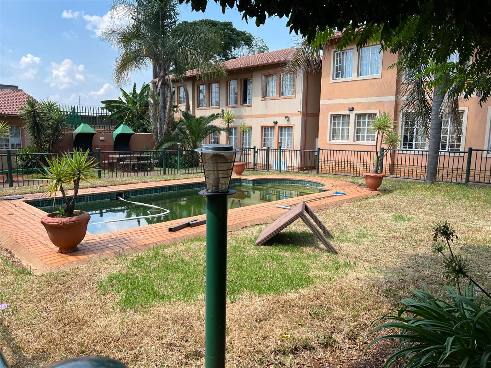 2 Bed Townhouse in Bezuidenhout Valley photo number 22