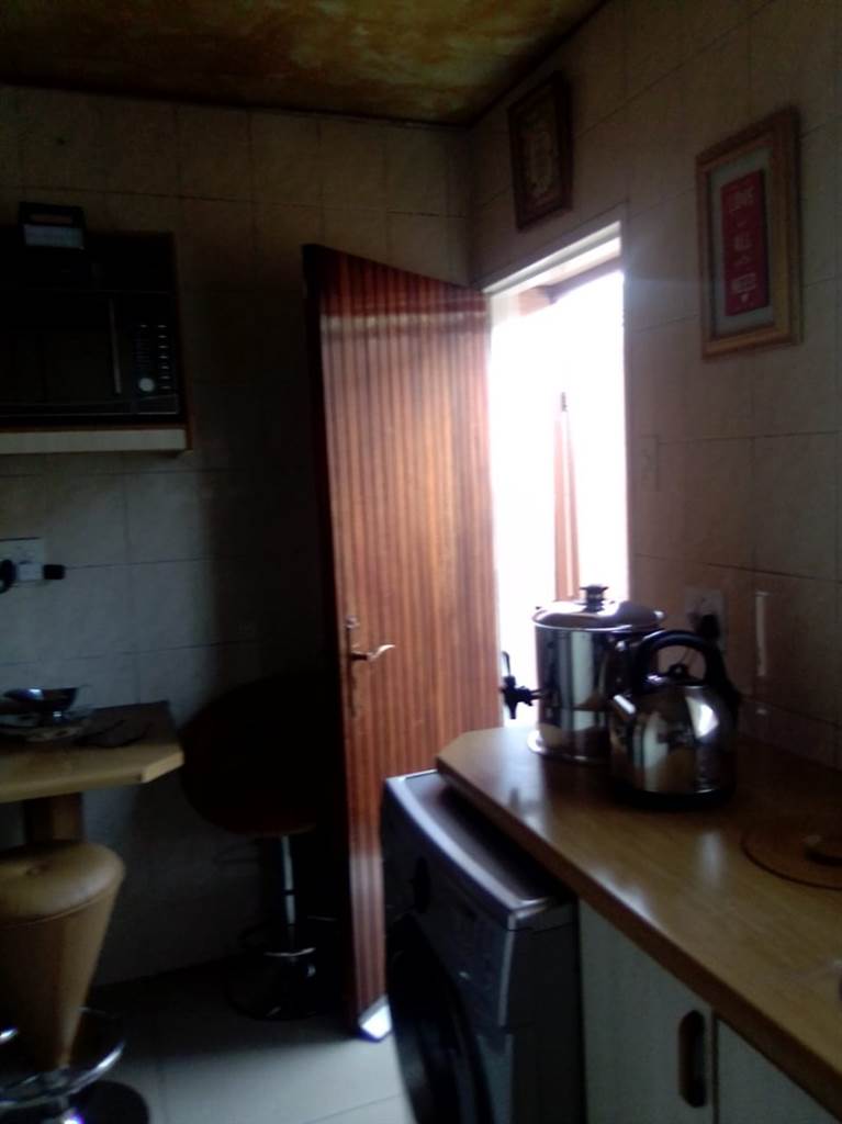 2 Bed House in Phiri photo number 17