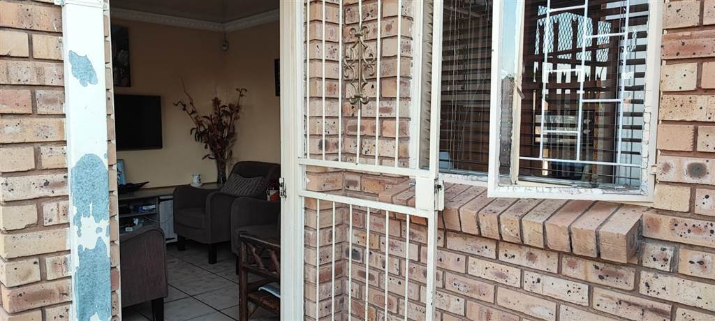 3 Bed House in Retswelele photo number 7