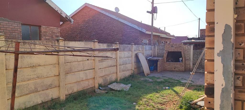 3 Bed House in Retswelele photo number 18
