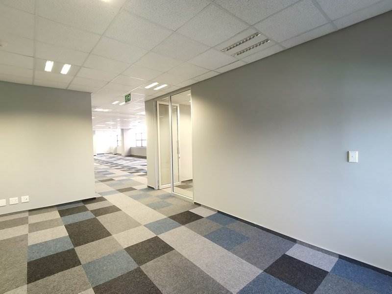 699  m² Office Space in Rosebank photo number 22