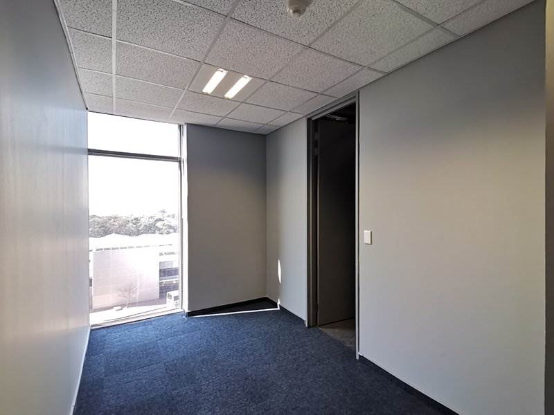 699  m² Office Space in Rosebank photo number 20