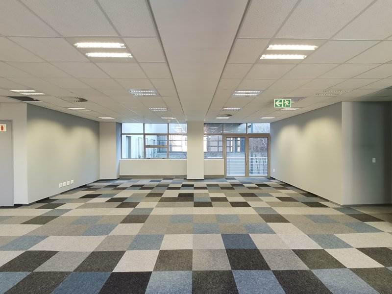 699  m² Office Space in Rosebank photo number 11