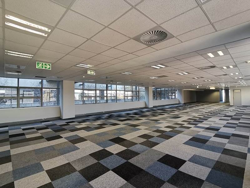 699  m² Office Space in Rosebank photo number 17
