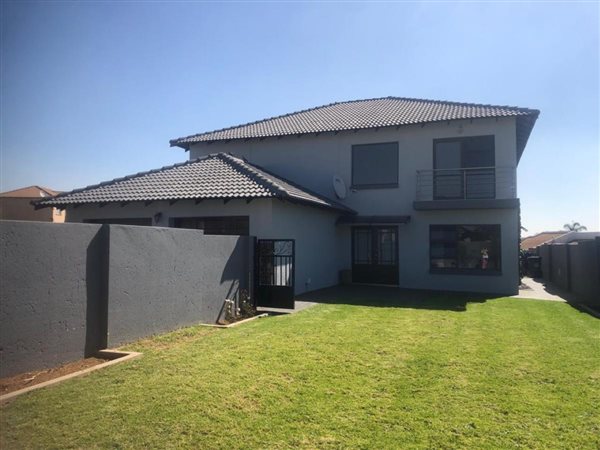 5 Bed House in Reyno Ridge